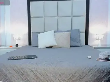 TreisyVixen  live sex cam