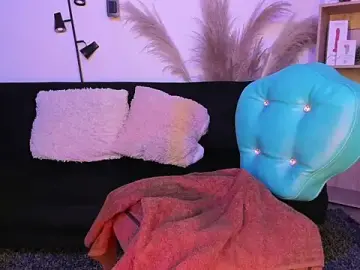 Tylla__  live sex cam