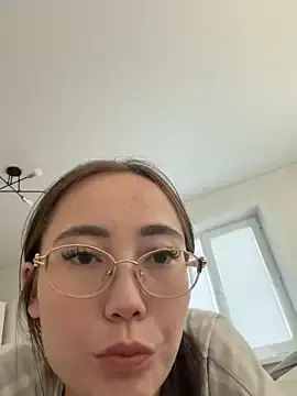 Djuliwhite  live sex cam