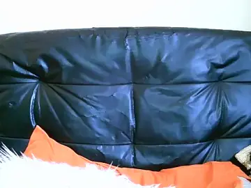 Bustypillows  live sex cam