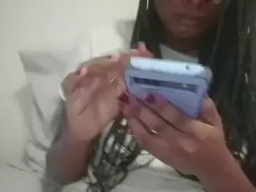 Vivonvelvet123  live sex cam