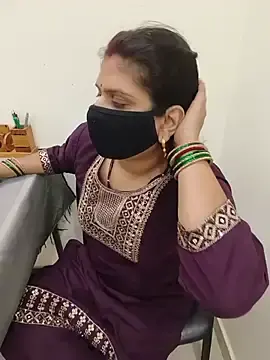 Pyasiibhabhi2  live sex cam