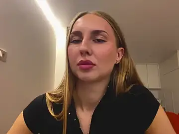 ZadaSenn  live sex cam