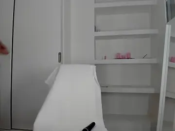 Evagreymini  live sex cam