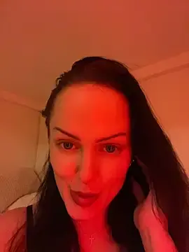 Molotovmami  live sex cam