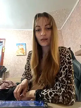 Softlunia  live sex cam