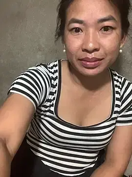 Finger-play  live sex cam