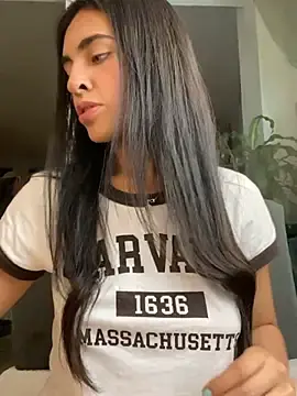 DaphneUwu  live sex cam