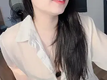 Elly_Lynh  live sex cam