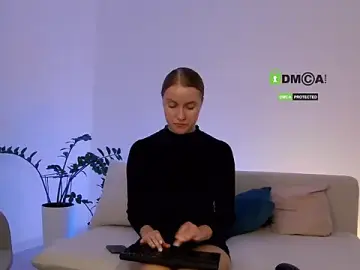 Fallinlove1  live sex cam