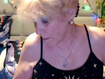 HappyWomanOn  live sex cam