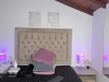 KristalFoxx  live sex cam