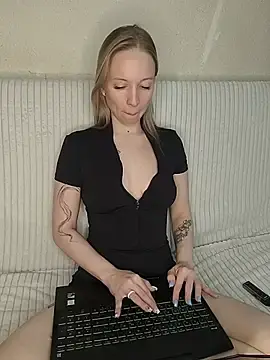 TeaseMeLily  live sex cam