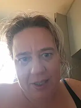 Butterfly2222  live sex cam