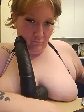 MillfBBWMommy  live sex cam