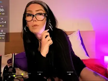 NaughtyLayla  live sex cam