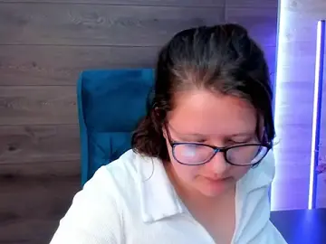 Trynotbeingshy  live sex cam