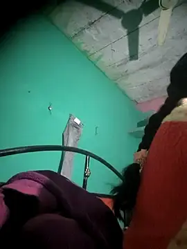 HOTzalak  live sex cam