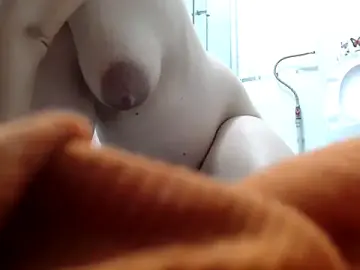 EllyseJenner  live sex cam