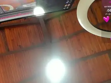 Shaira_love  live sex cam