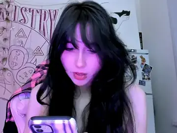 Holy420lolii  live sex cam