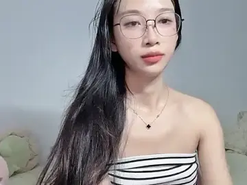 Lili-2  live sex cam