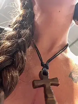Mr_Graffitimile39  live sex cam