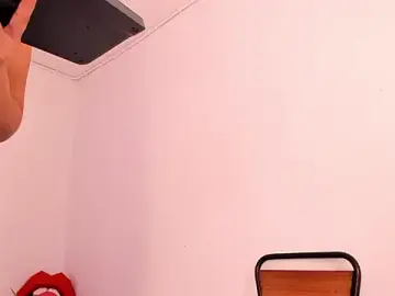 Cloehonney  live sex cam