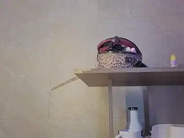 Lhiamfitt10  live sex cam
