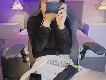 Lhiamfitt10  live sex cam