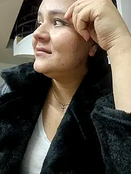Mandy-moore  live sex cam