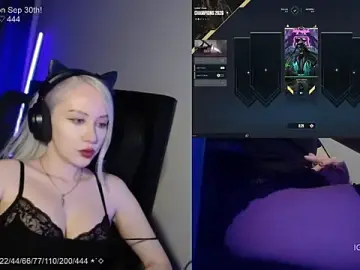 Roxxyrowe  live sex cam