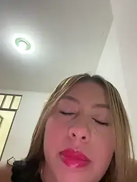 Emily_joee_  live sex cam