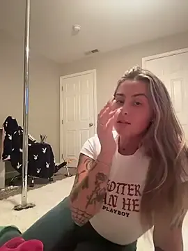 Bratfigure  live sex cam