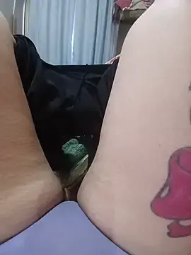 Ruiviinhaah  live sex cam
