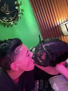 AnneSquirtty  live sex cam