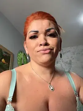Bruninhaa34  live sex cam
