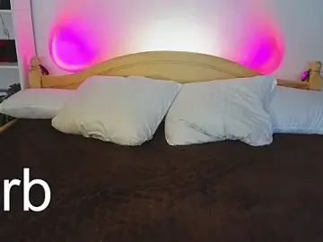 LindaaDooll  live sex cam