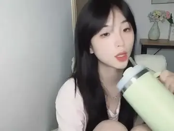 Louise-3  live sex cam