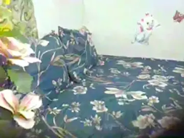 LustInLips  live sex cam