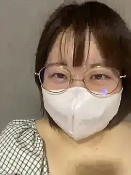 Waka-chan  live sex cam