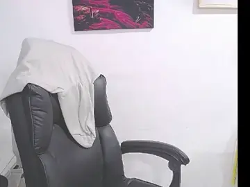 AryahMoonn  live sex cam