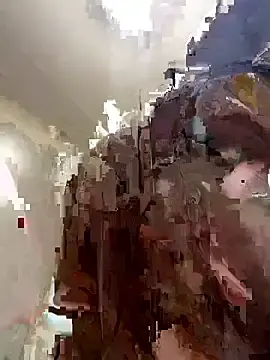 Krissycream7  live sex cam