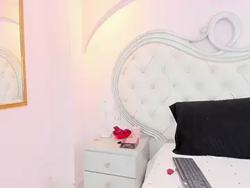 Alana__Rossee  live sex cam