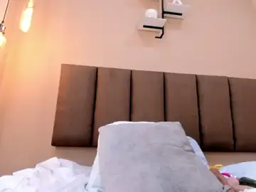 Amy_wats0n  live sex cam