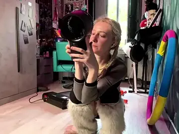 DanikaRoskovensky  live sex cam
