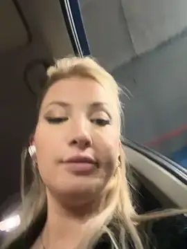 LilouKat  live sex cam