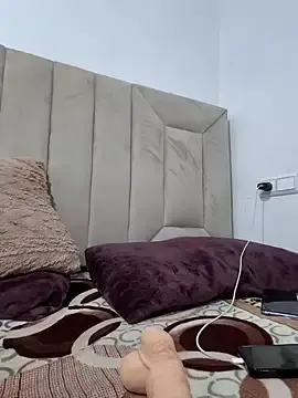 Queen_355  live sex cam
