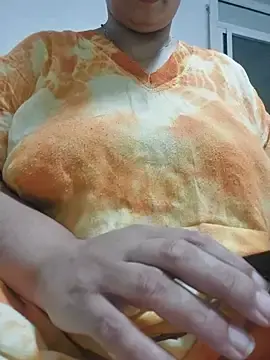 Queen_355  live sex cam