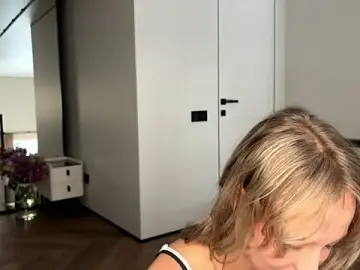 Blonde_Pickme  live sex cam